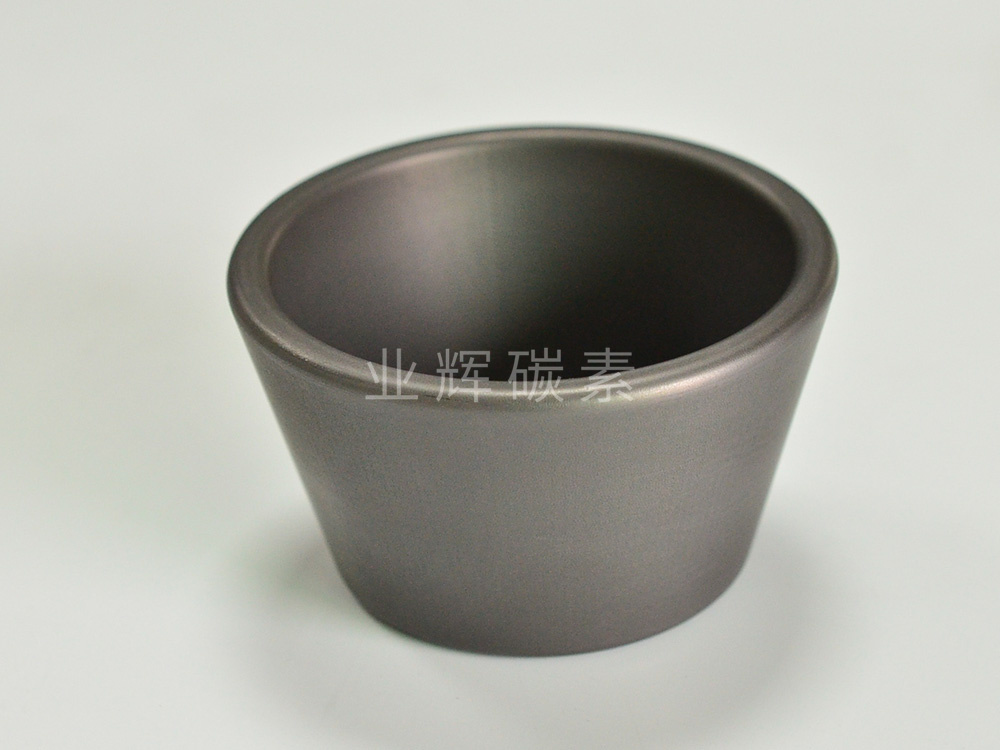 高溫工業(yè)的"黃金容器"：一文讀懂石墨坩堝的奧秘